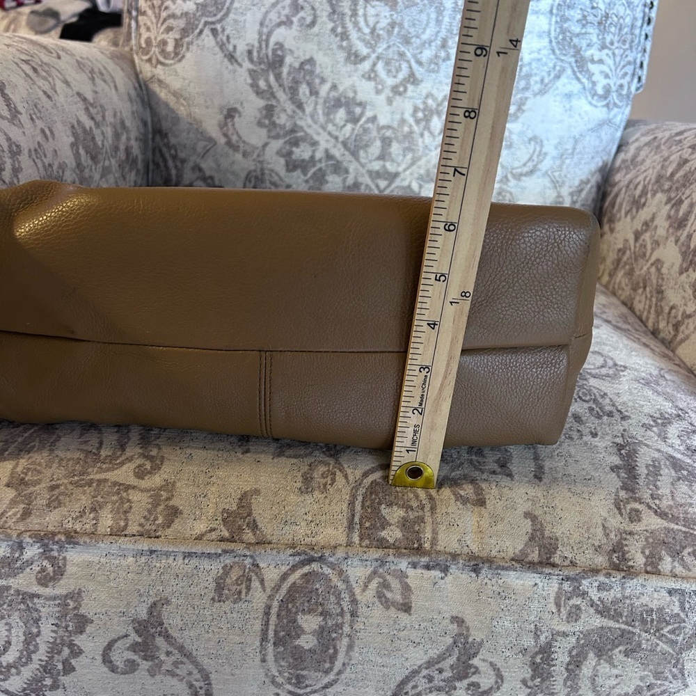 Vince Camuto Brown Leather Shoulder Bag Excellent Condition - Picture 5 of 9